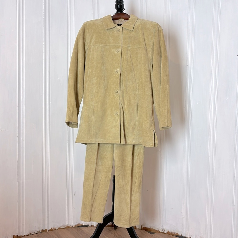 Like new OSCAR LEOPOLD suede twin set